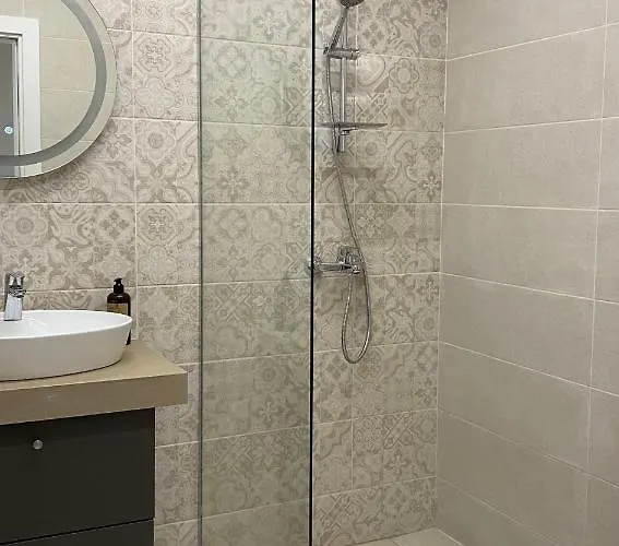 Апартамент Bliss With A Pool Равда